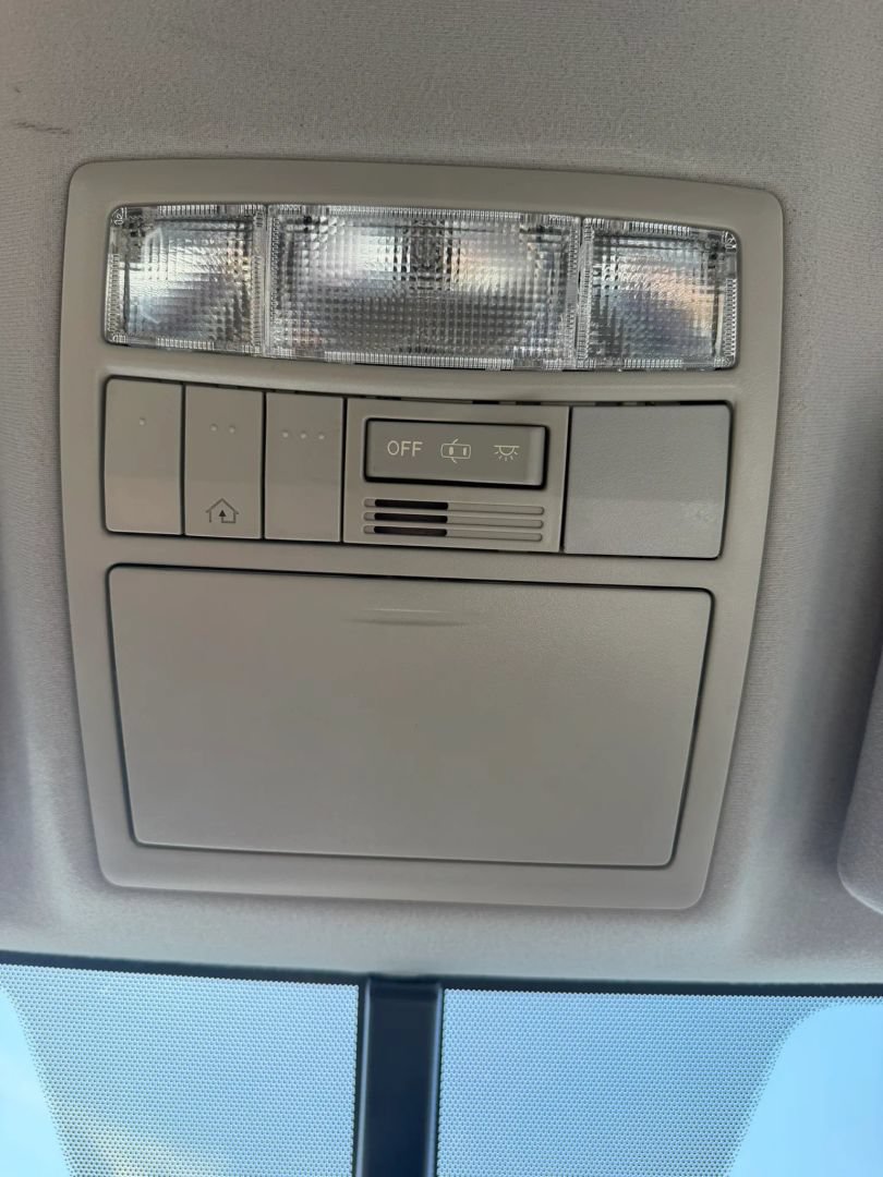 Used 2012 Toyota Venza XLE FWD image 29