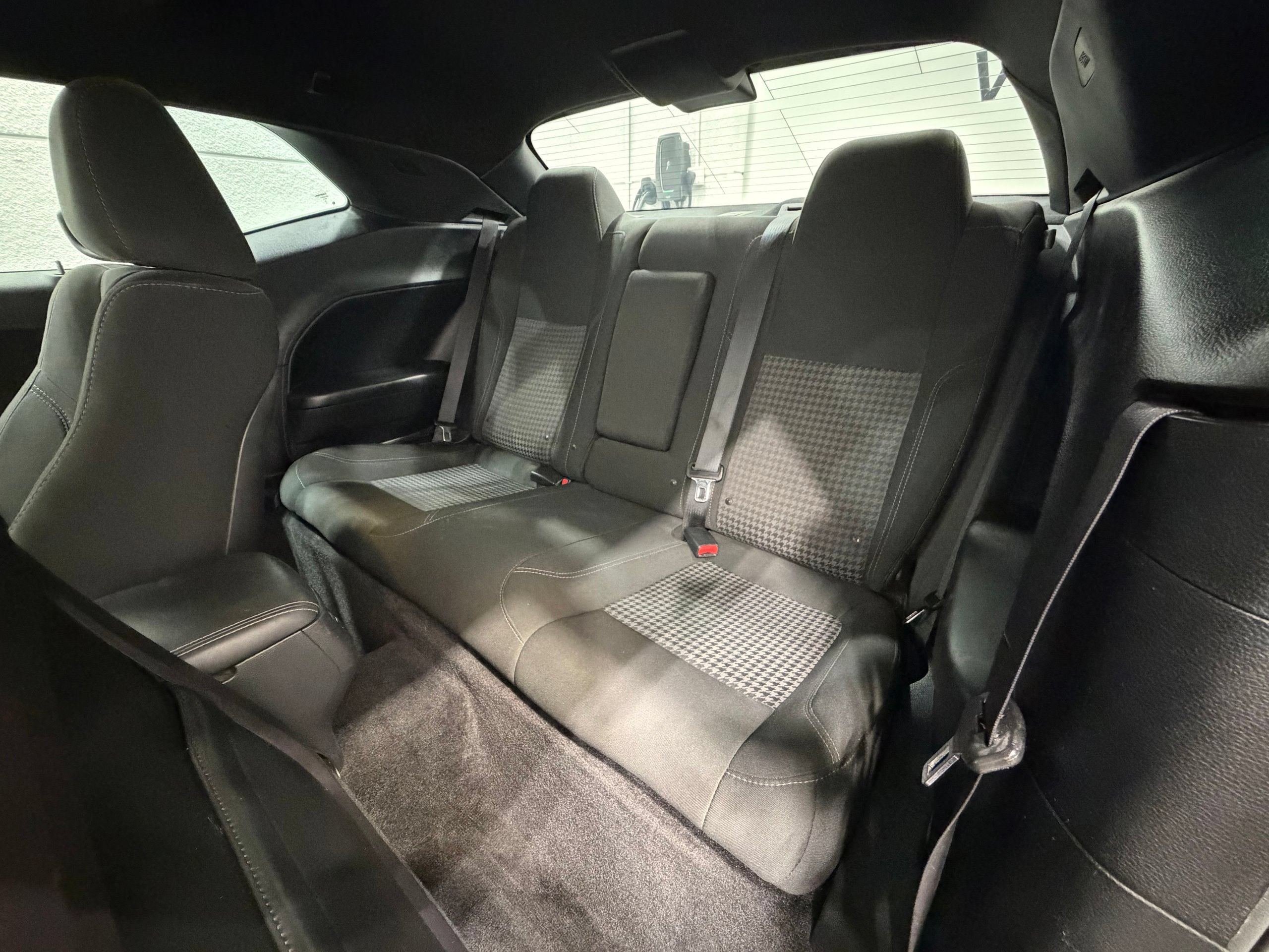 Used 2016 Dodge Challenger SXT RWD image 21