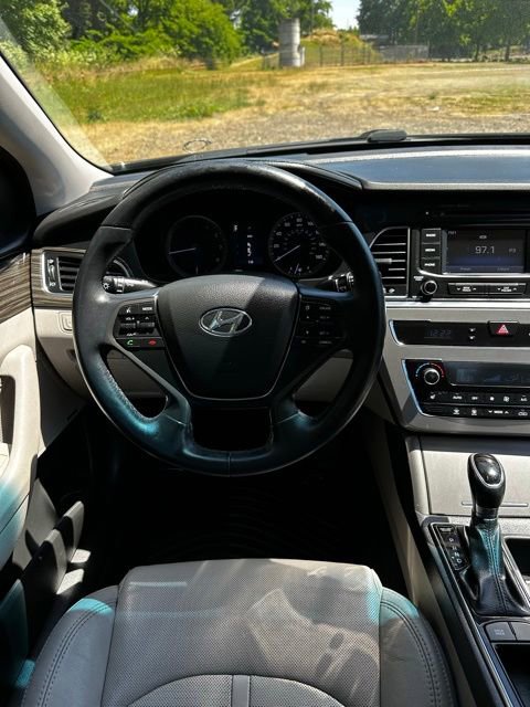 Used 2015 Hyundai Sonata Limited FWD image 25