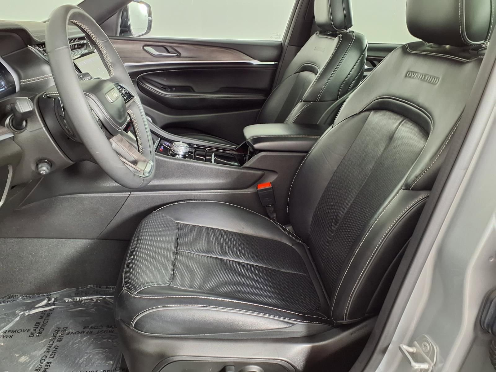 Used 2023 Jeep Grand Cherokee Overland AWD/4WD image 23