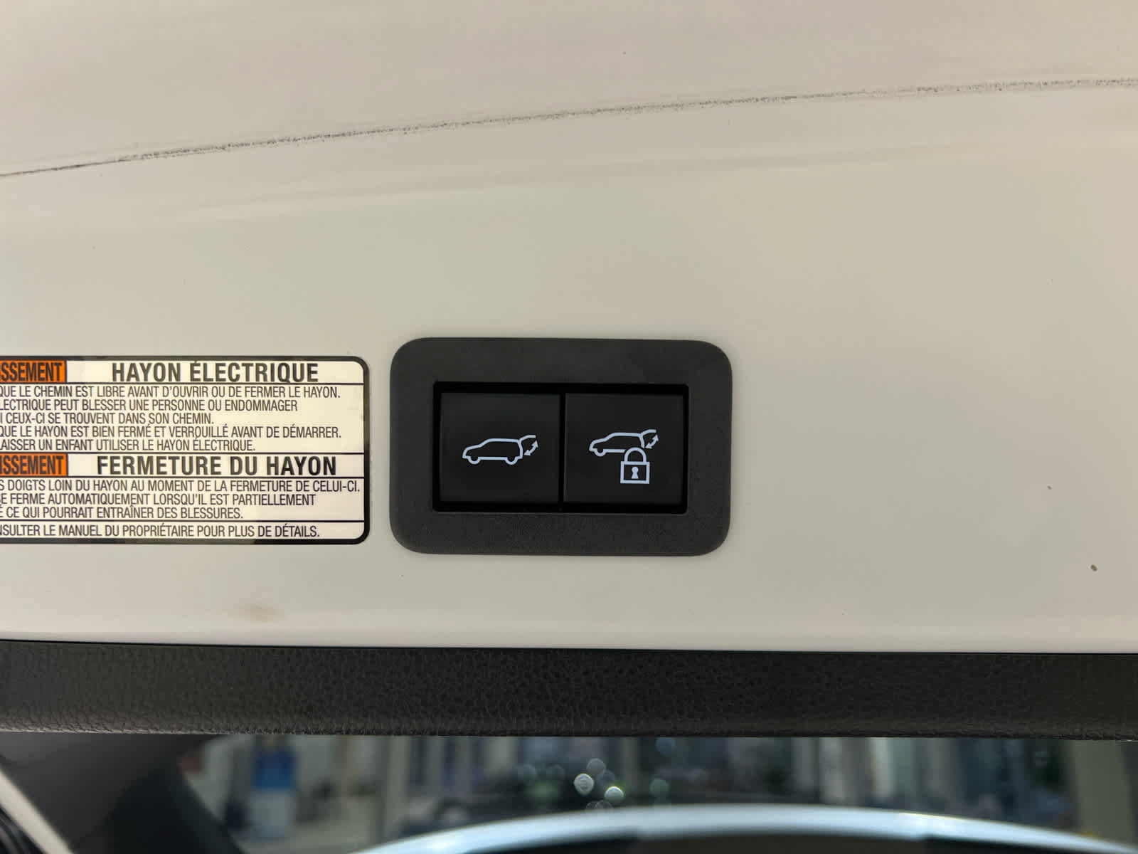 Used 2024 Toyota Corolla Cross XLE w/ Convenience Package AWD/4WD image 3