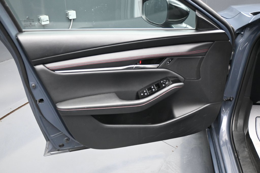 Used 2026 MAZDA MAZDA3 Carbon AWD/4WD image 10