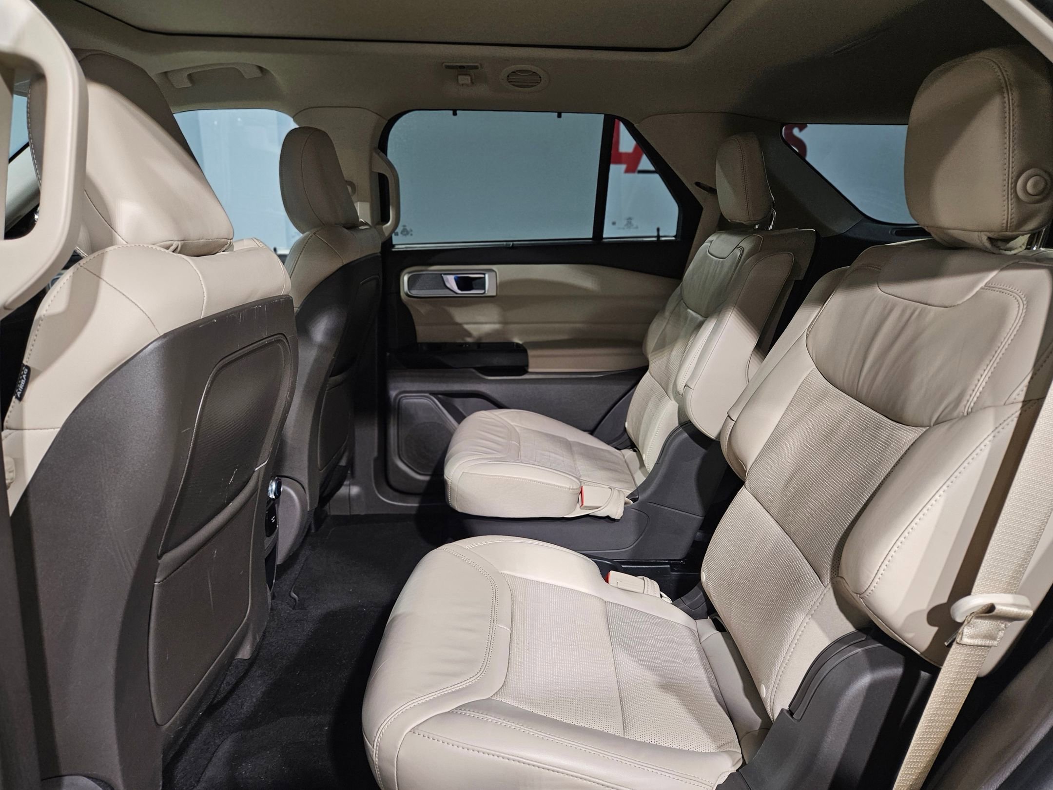 Used 2020 Ford Explorer Platinum image 37