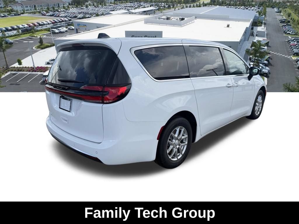 New 2027 Chrysler Pacifica Select w/ Family Tech Group FWD image 4