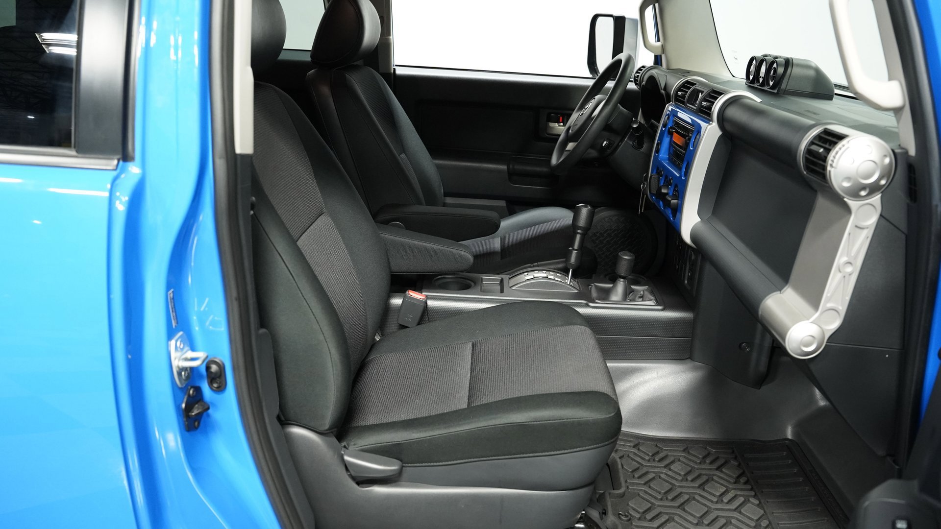 Used 2008 Toyota FJ Cruiser 4WD image 39