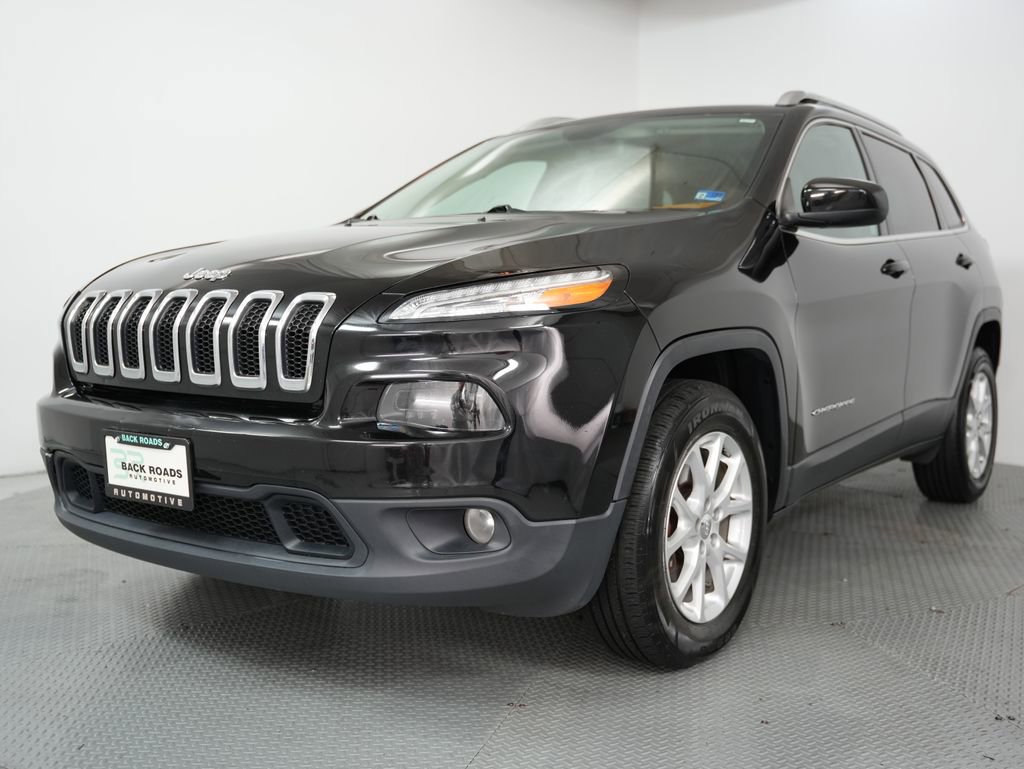 Used 2017 Jeep Cherokee Latitude w/ True North Edition image 3