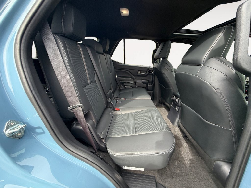 Used 2026 Toyota 4Runner Limited AWD/4WD image 23
