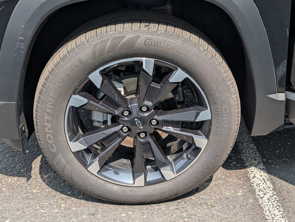 Used 2025 Chevrolet Equinox RS w/ Safety and Technology Package AWD/4WD image 13