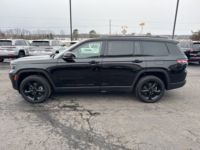 Used 2023 Jeep Grand Cherokee L Laredo image 12