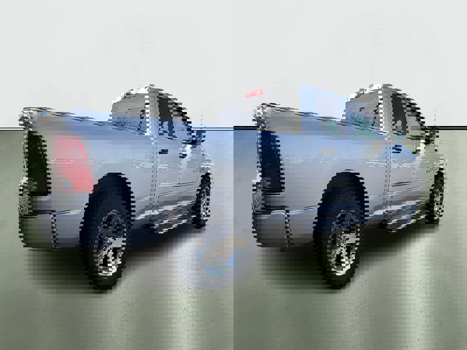 Used 2016 RAM 1500 Express image 3
