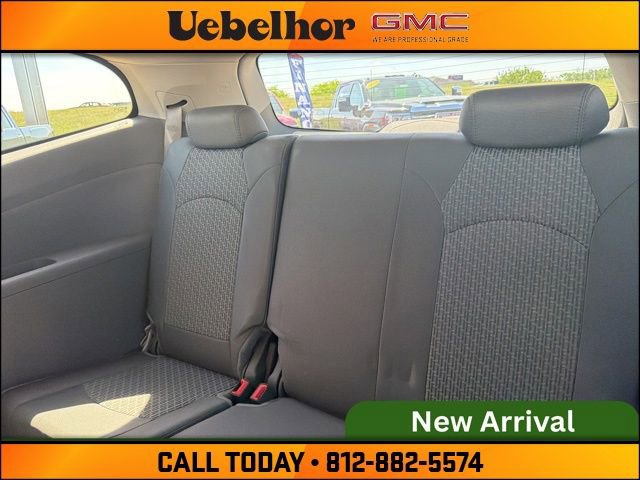 Used 2011 Chevrolet Traverse LS FWD image 20