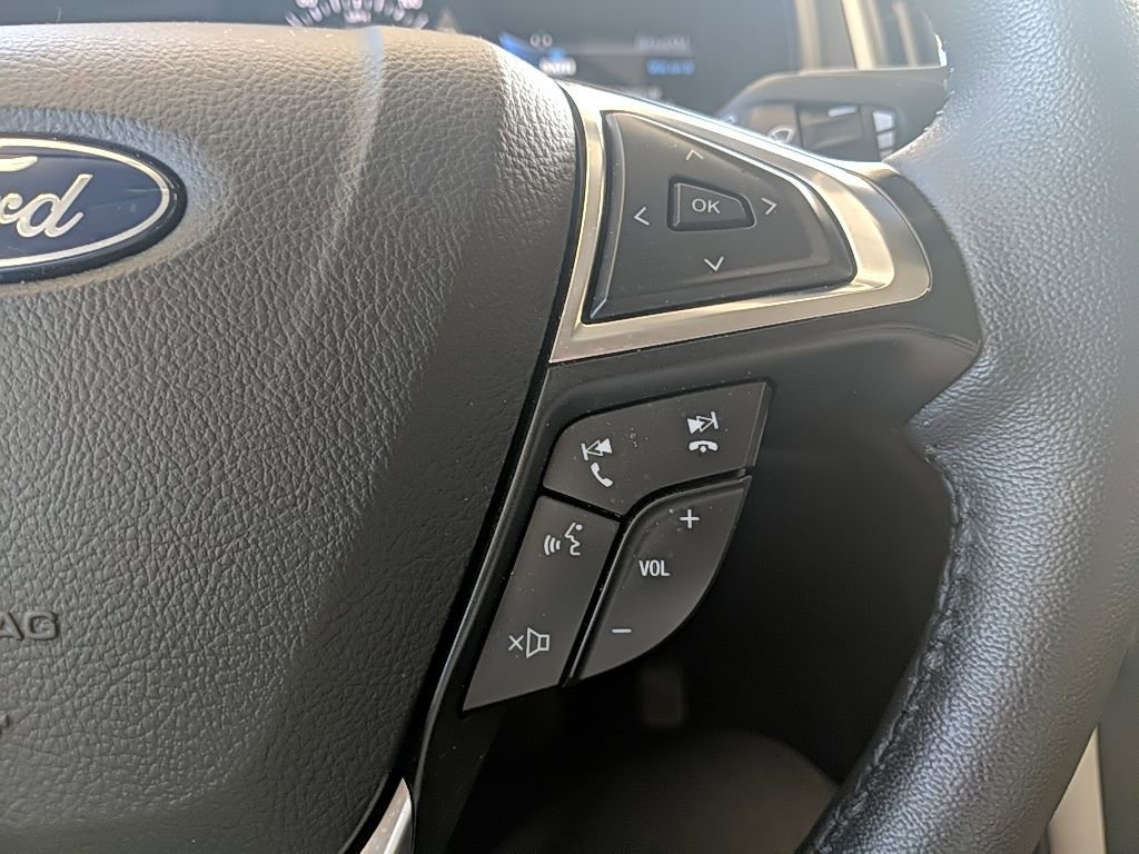 Used 2024 Ford Edge SEL w/ Convenience Package image 17