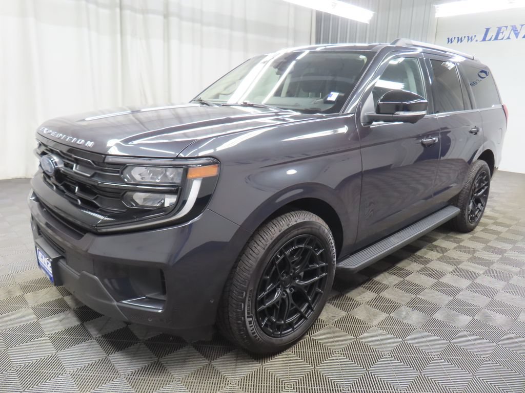 Used 2025 Ford Expedition Active AWD/4WD image 7