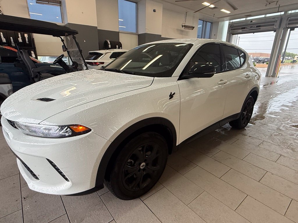 Used 2024 Dodge Hornet GT w/ GT Blacktop Package AWD/4WD image 1