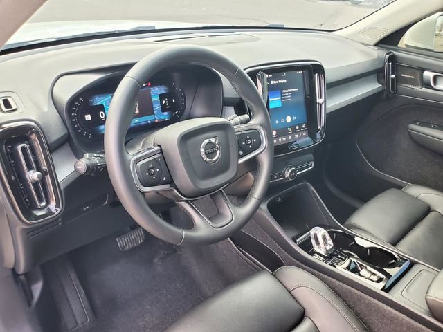 Certified 2024 Volvo XC40 B5 Plus w/ Protection Package Premier image 16