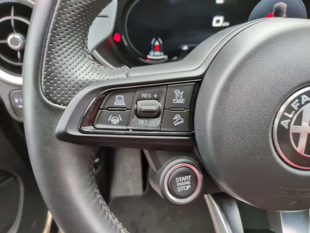 Used 2024 Alfa Romeo Stelvio Veloce image 27