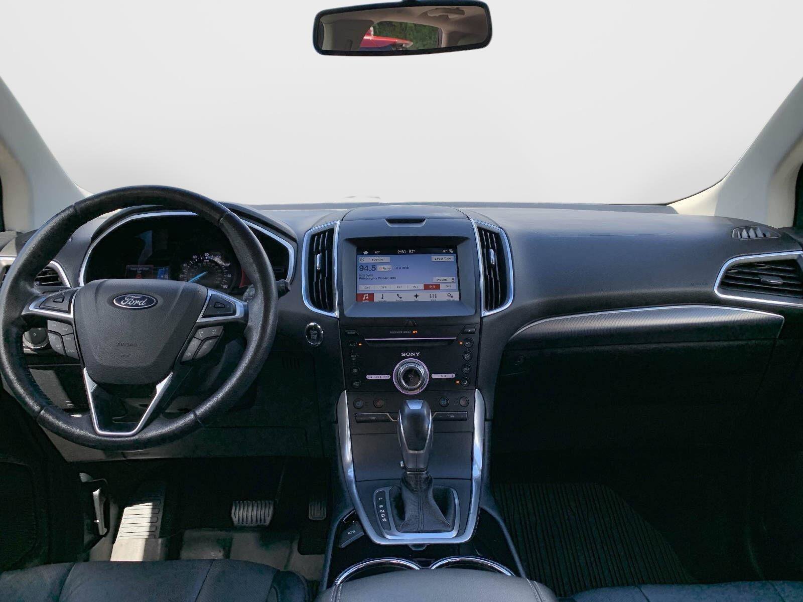 Used 2018 Ford Edge Titanium w/ Equipment Group 301A AWD/4WD image 33