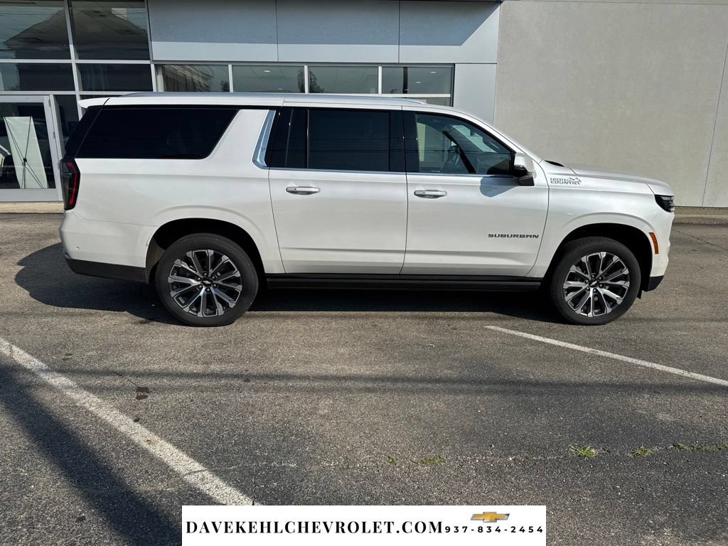 Used 2025 Chevrolet Suburban High Country AWD/4WD image 6