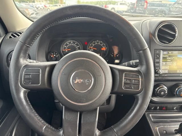 Used 2014 Jeep Patriot Latitude AWD/4WD image 22