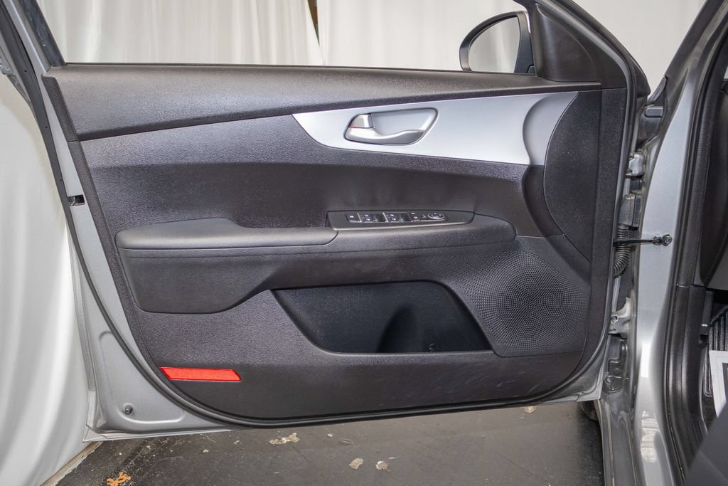 Used 2023 Kia Forte LXS w/ LXS Technology Package FWD image 10