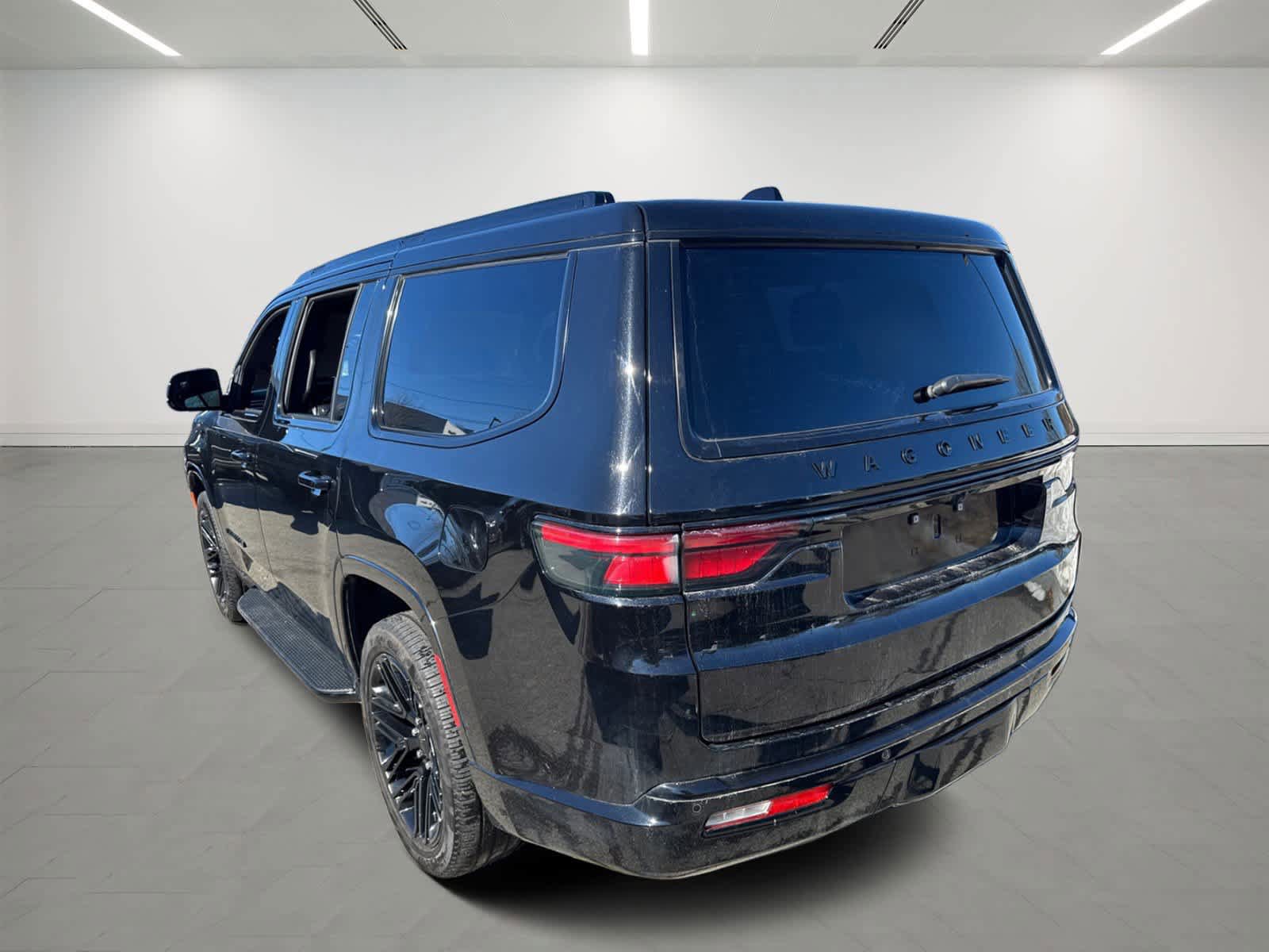 Used 2024 Jeep Wagoneer Series II image 4