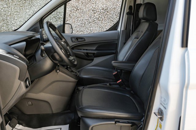 Used 2022 Ford Transit Connect XL image 3