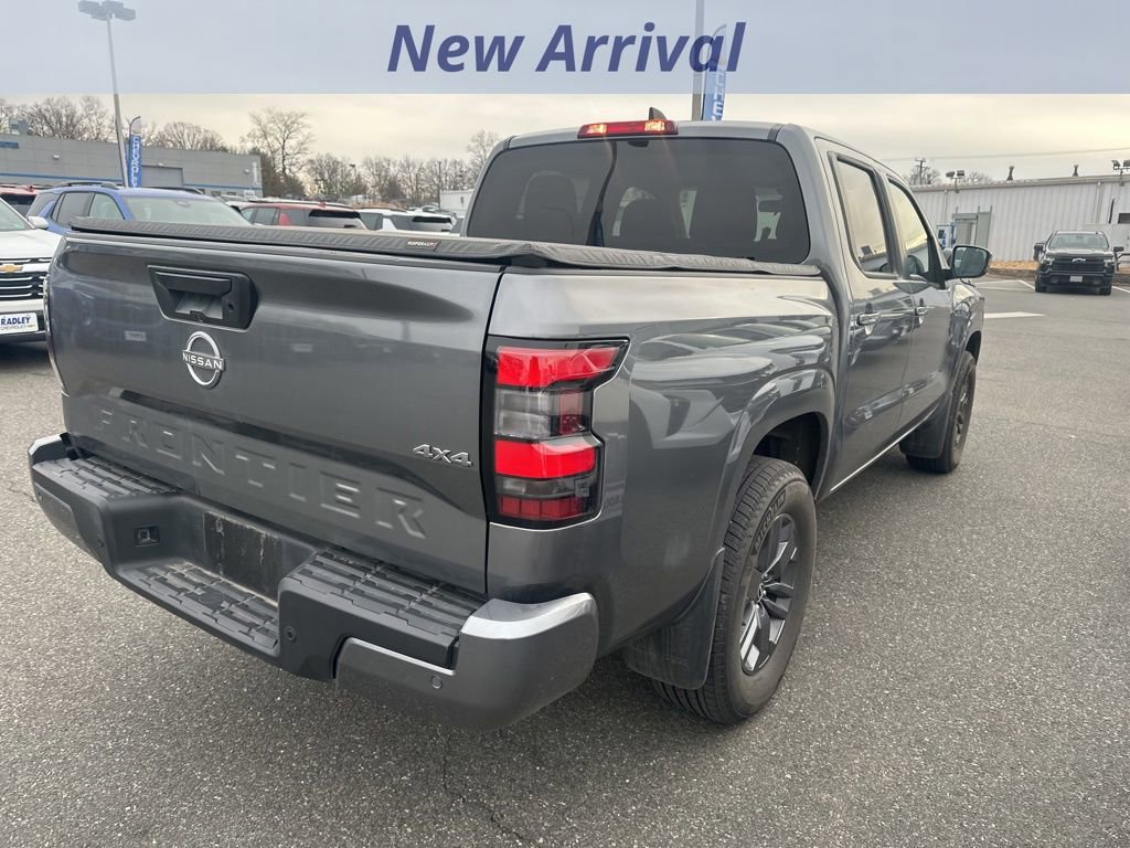 Used 2025 Nissan Frontier SV image 3