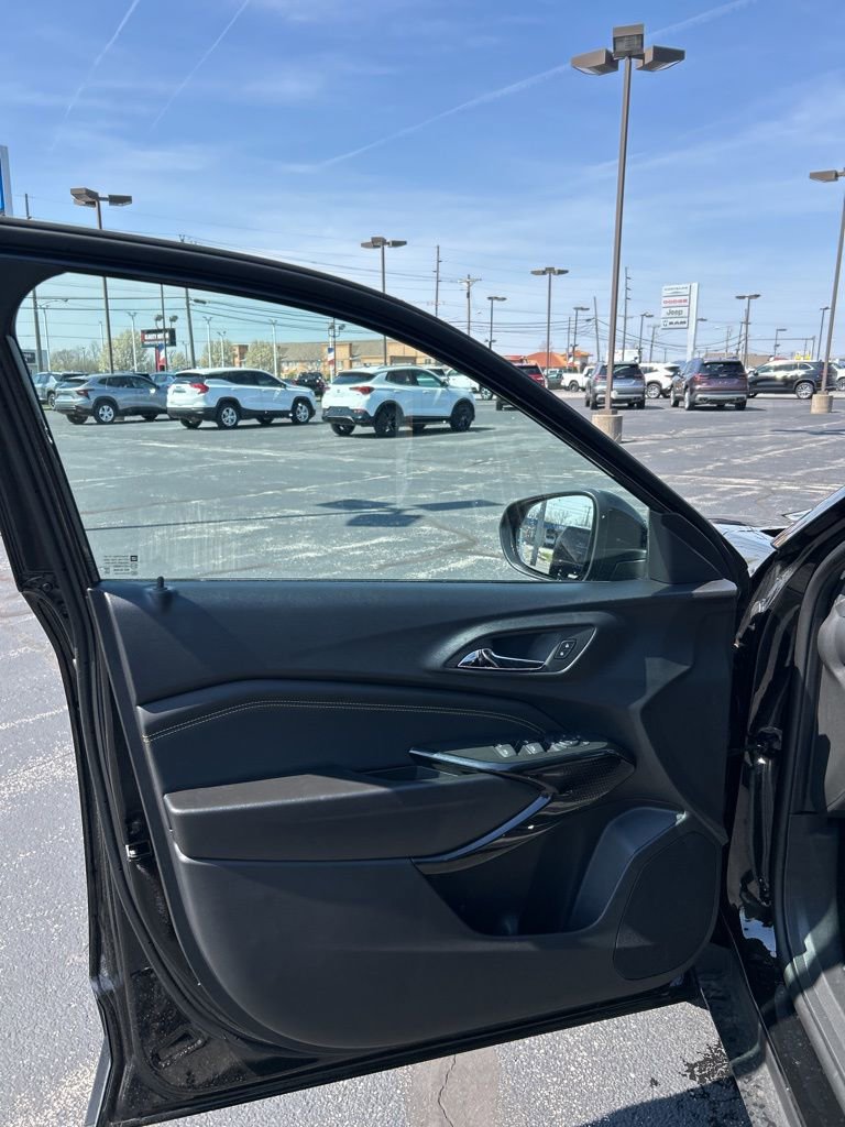 New 2026 Chevrolet Trax LT w/ Driver Confidence Package FWD image 25