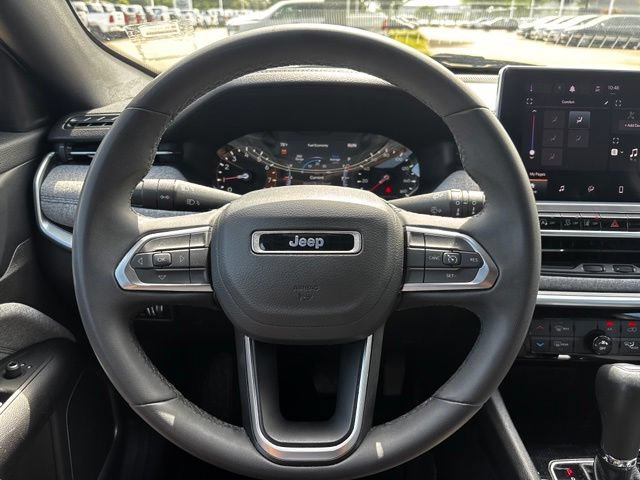 Used 2024 Jeep Compass Latitude AWD/4WD image 17