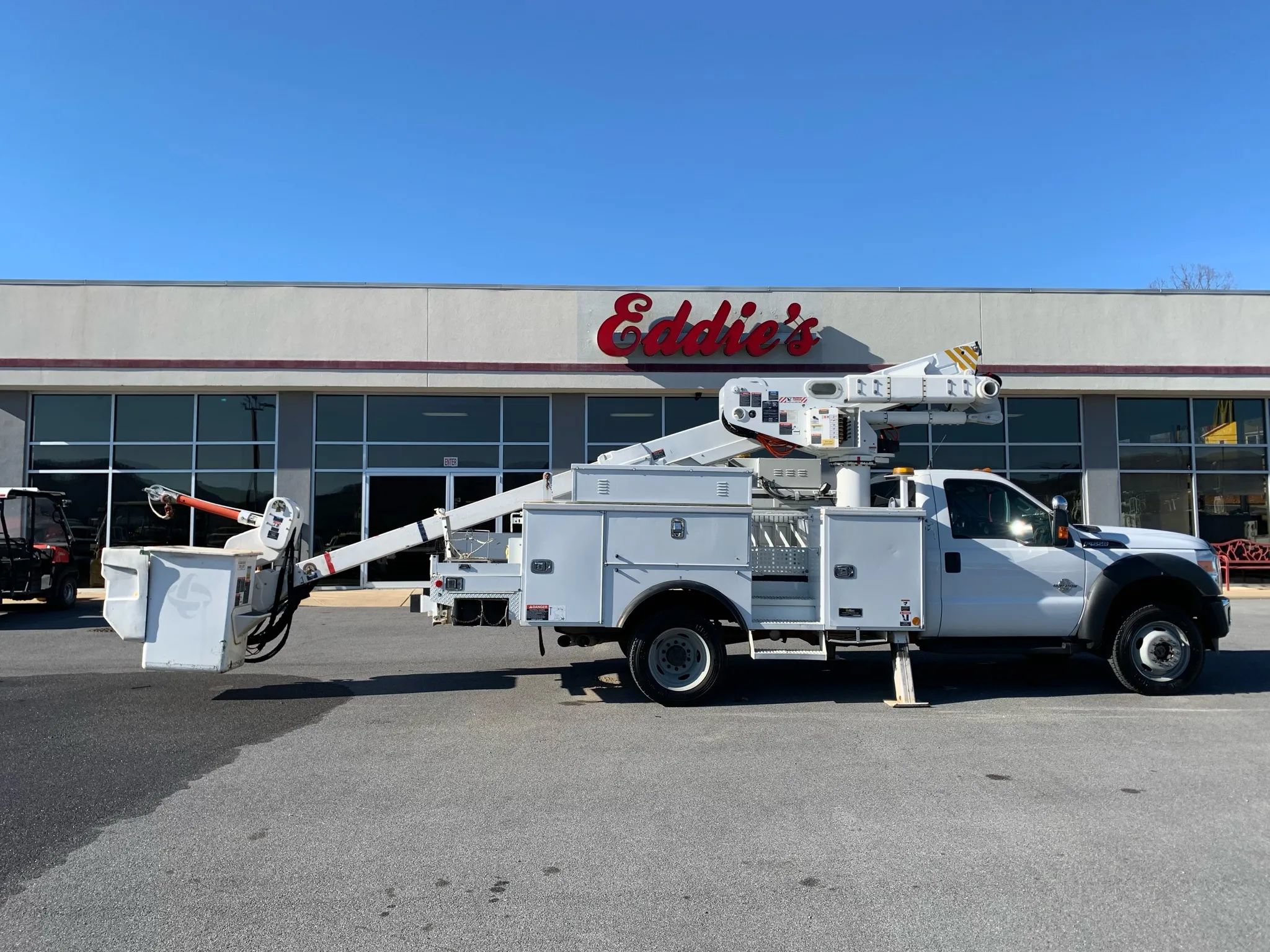 Used 2016 Ford F550 4x4 Regular Cab Super Duty image 59