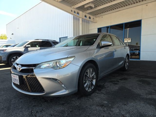 Used 2016 Toyota Camry SE FWD image 1