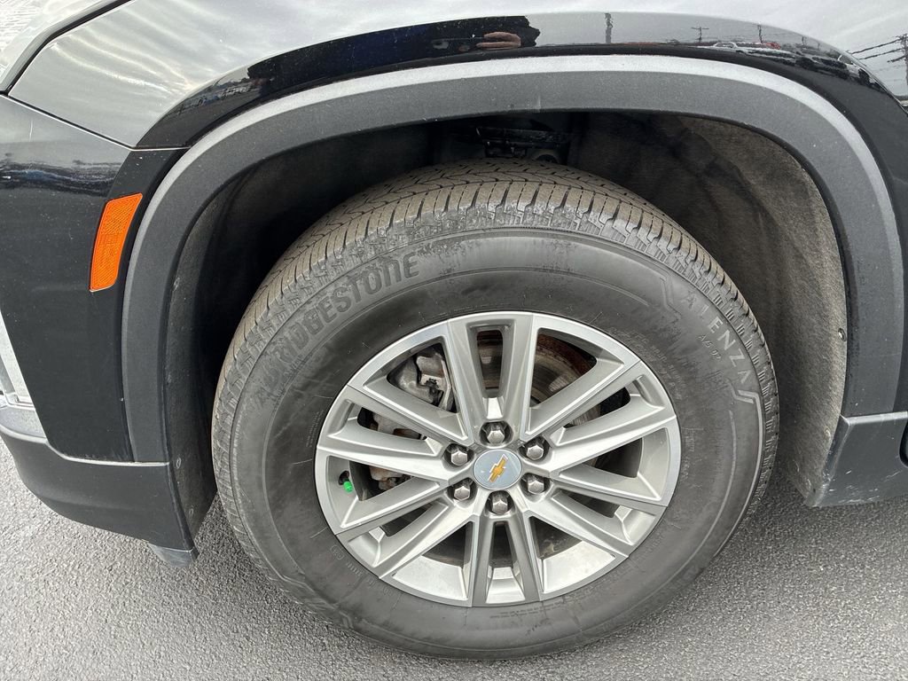 Used 2023 Chevrolet Traverse LT image 10