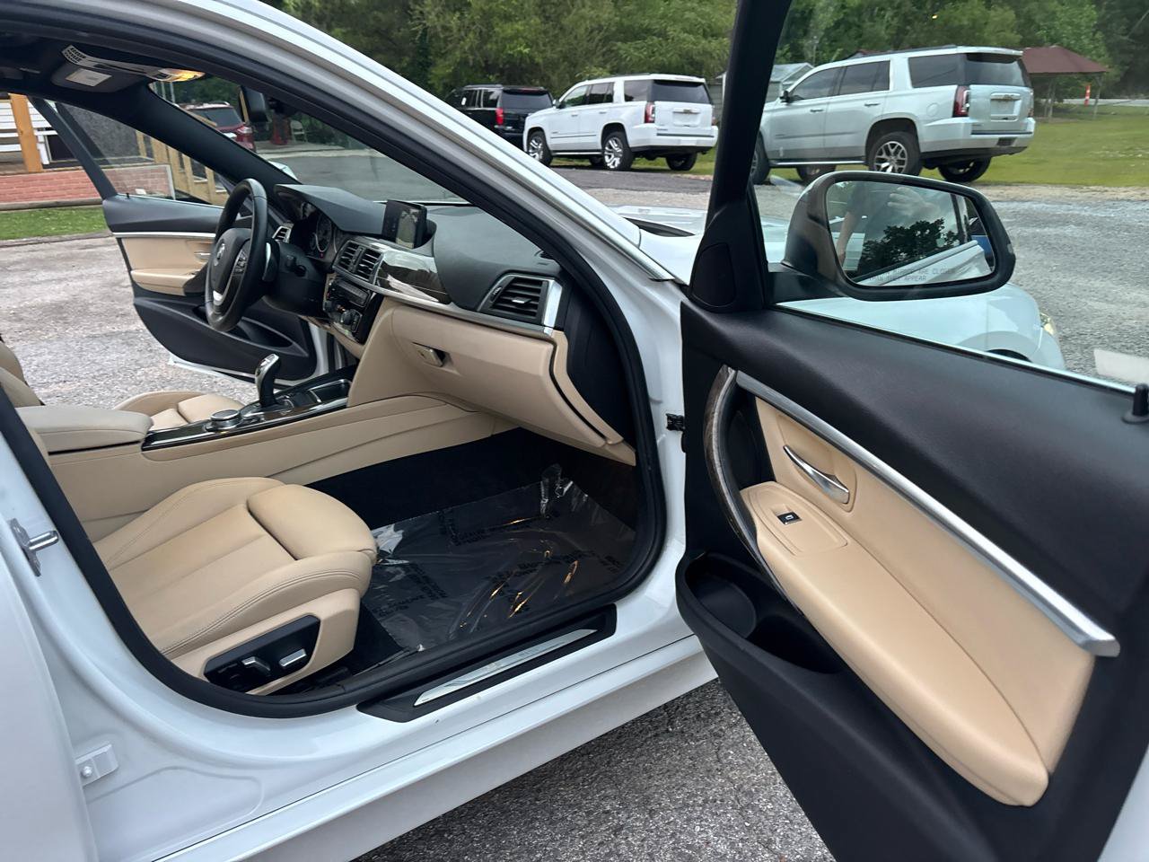 Used 2017 BMW 330i Sedan RWD image 14