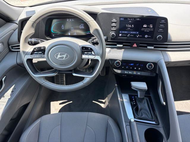 Used 2025 Hyundai Elantra Sport FWD image 17
