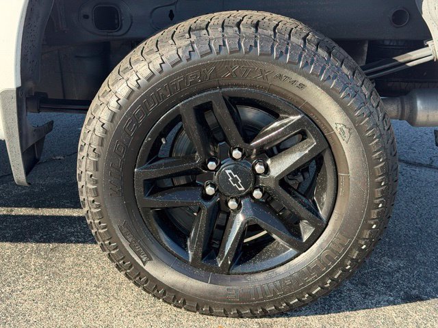 Used 2021 Chevrolet Silverado 1500 Custom Trail Boss w/ LPO, Dark Essentials Package AWD/4WD image 10