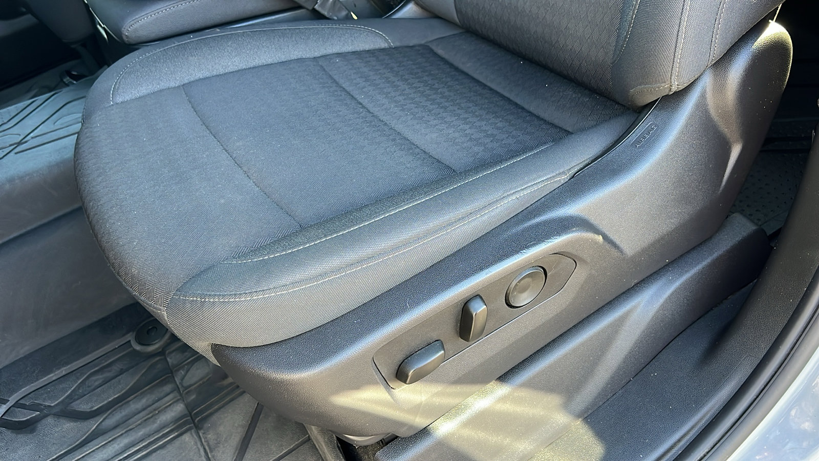 Certified 2025 Chevrolet Silverado 2500 Custom w/ Custom Convenience Package image 19