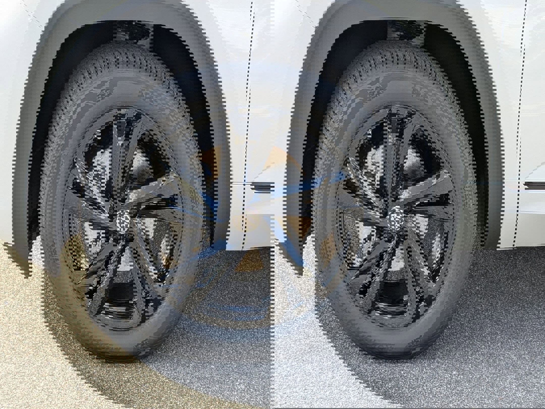 New 2026 Volkswagen Atlas Cross Sport SEL R-Line image 10