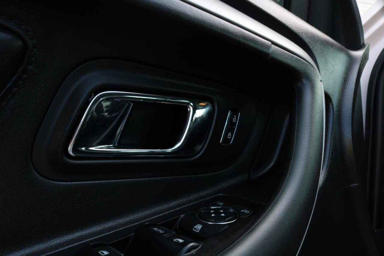 Used 2019 Ford Taurus SEL w/ Equipment Group 201A FWD image 19