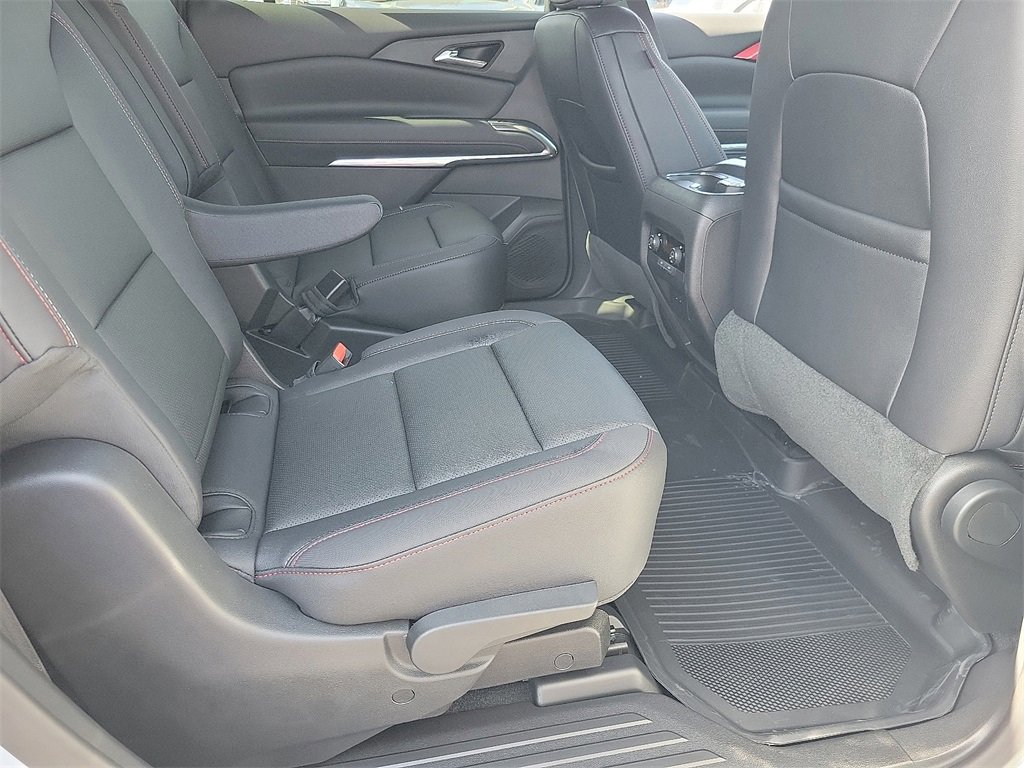 New 2026 Chevrolet Traverse Z71 w/ LPO, Floor Liner Package image 17