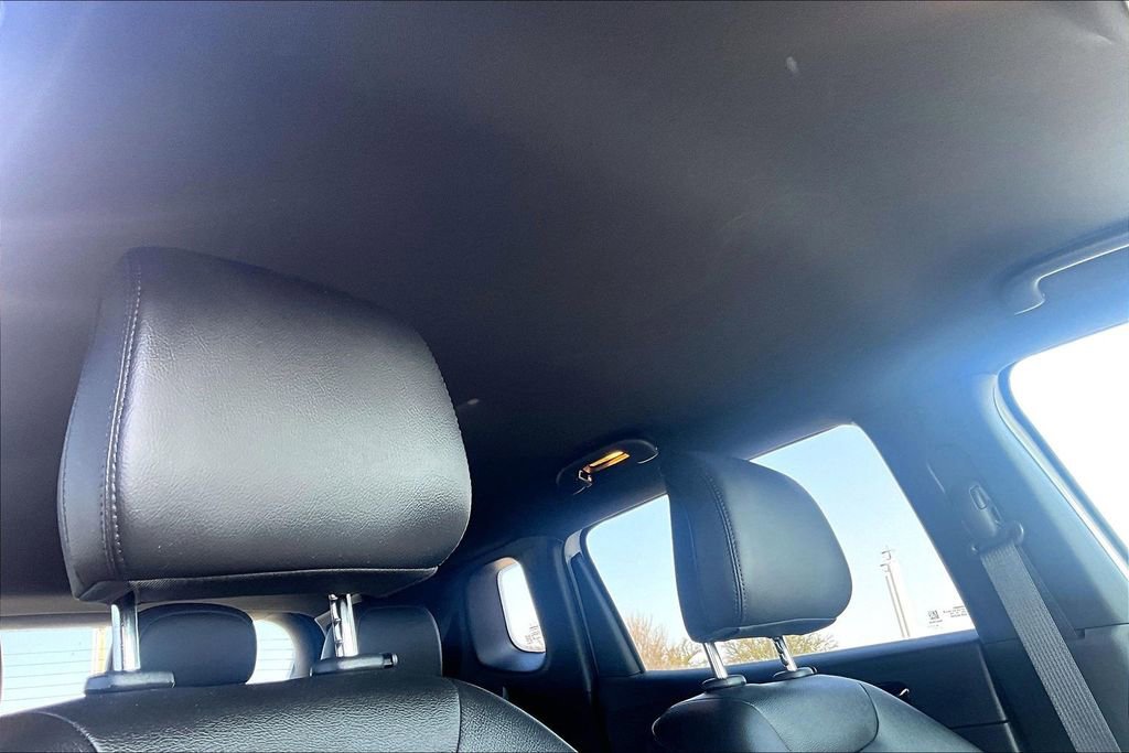 Used 2025 Jeep Compass Limited image 21