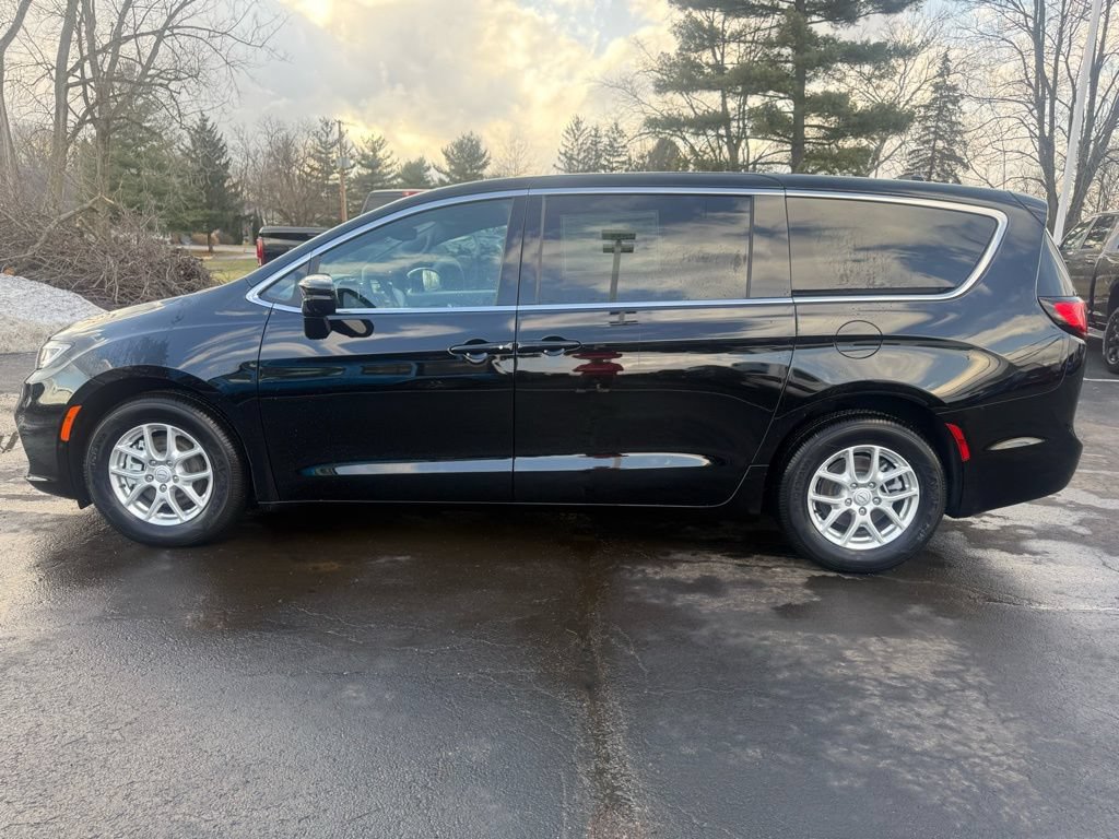 New 2026 Chrysler Pacifica Select FWD image 7