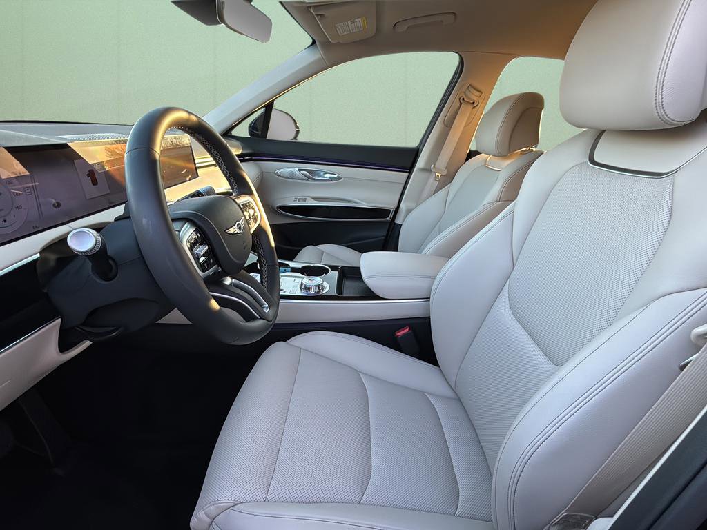 Certified 2026 Genesis GV70 2.5T image 18
