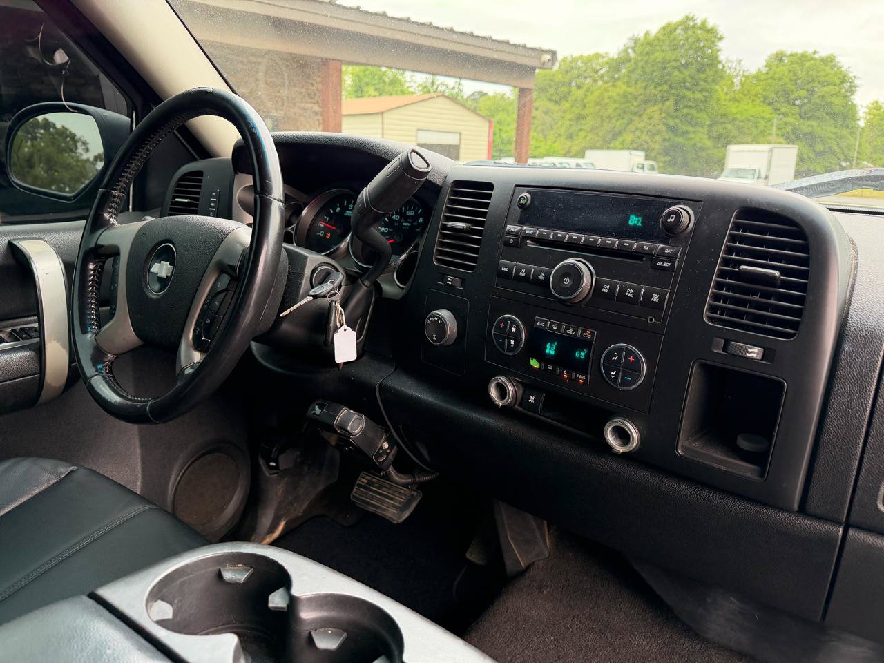 Used 2009 Chevrolet Silverado 1500 LT w/ Power Pack Plus AWD/4WD image 13