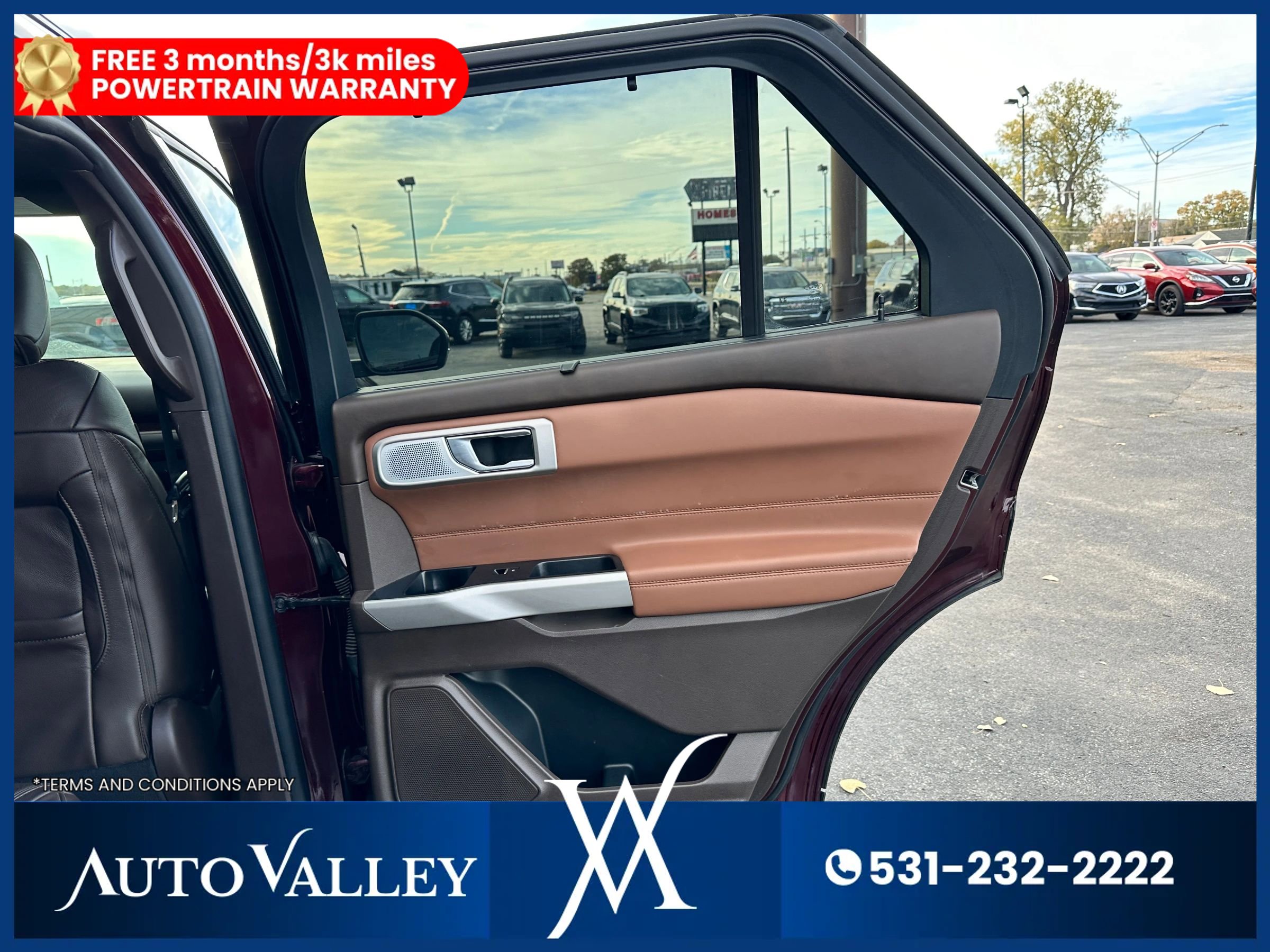 Used 2022 Ford Explorer King Ranch w/ Premium Technology Package image 30