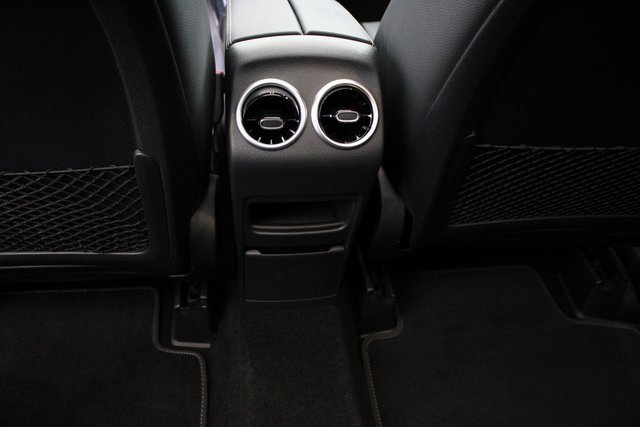 Used 2023 Mercedes-Benz GLB 250 4MATIC image 34