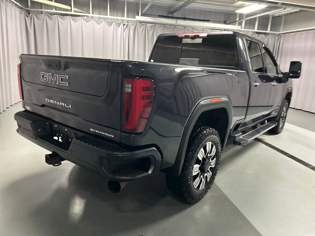 Used 2024 GMC Sierra 3500 Denali w/ Technology Package image 7