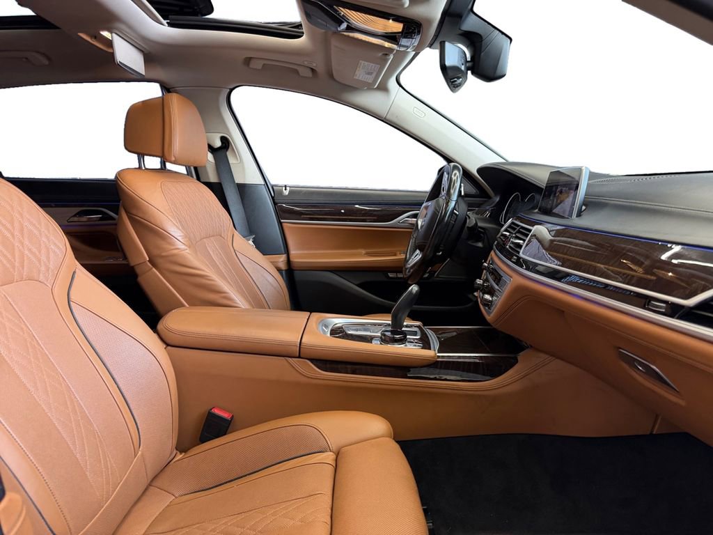 Used 2018 BMW 750i xDrive AWD/4WD image 14