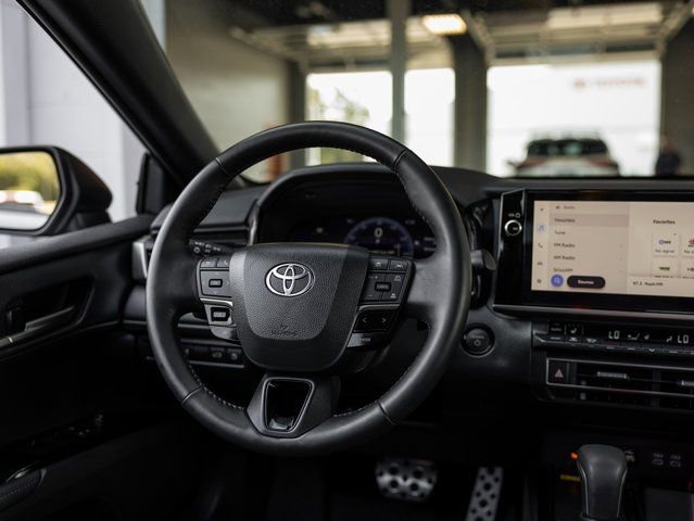 Used 2025 Toyota Camry XSE image 12