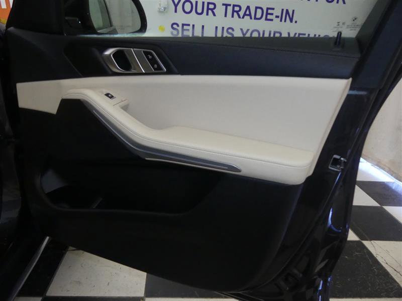Used 2022 BMW X5 xDrive40i w/ Premium Package image 24