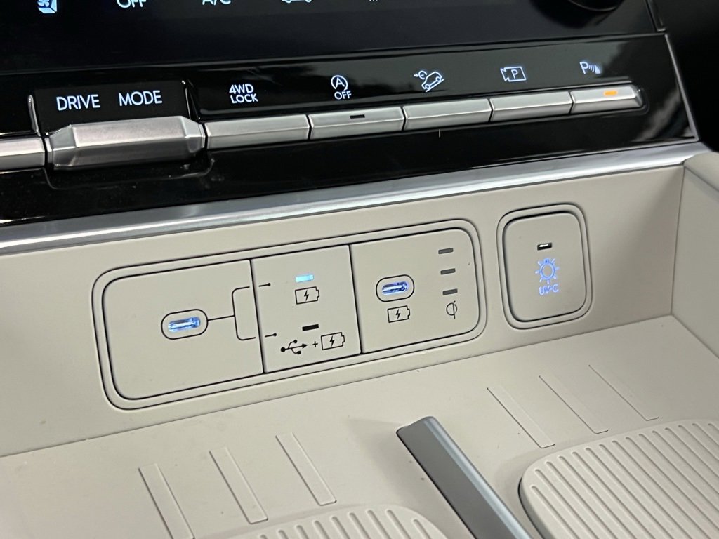 Used 2024 Hyundai Santa Fe Limited image 23